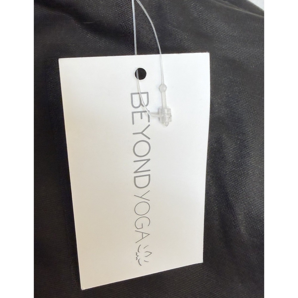 Beyond Yoga Women's Black Hidden Zipper Pocket Packable Infinity Scarf One Size - Picture 9 of 9